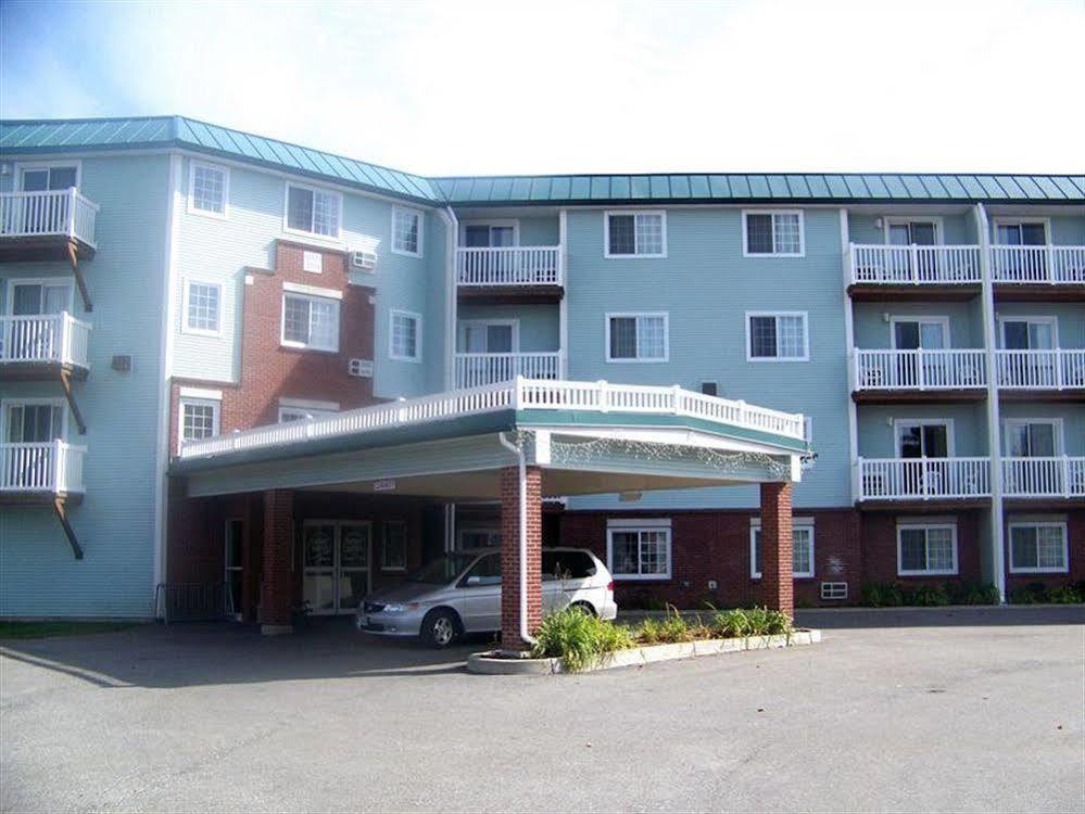Готель Baymont By Wyndham Essex Burlington Area Екстер'єр фото