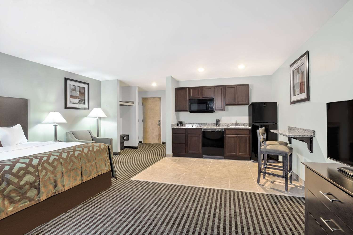 Готель Baymont By Wyndham Essex Burlington Area Екстер'єр фото